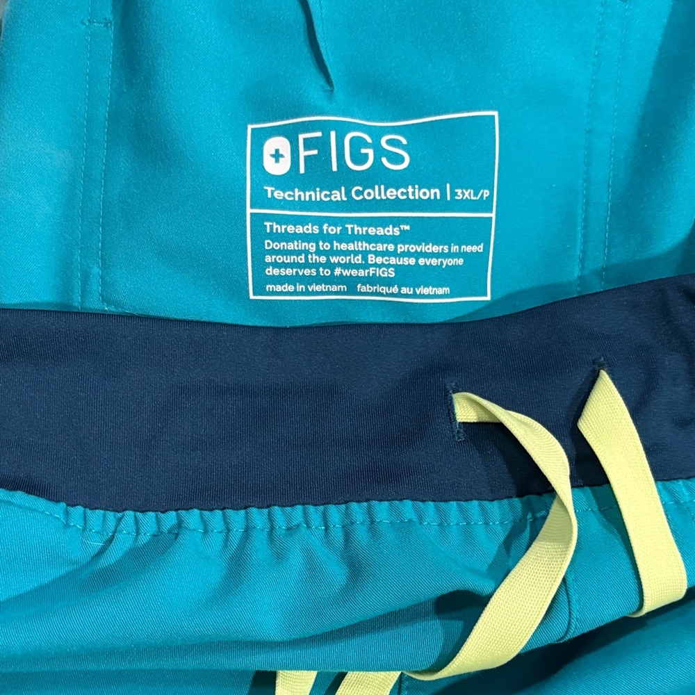 FIGS Technical Collection Scrub Pants in Teal and Navy